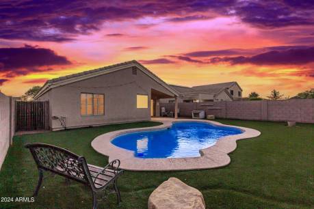 1419 S 105th Dr