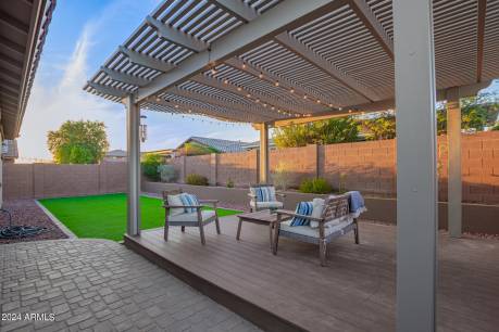 18306 W Pueblo Ave