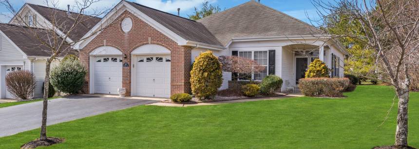 1 Greenways Ln