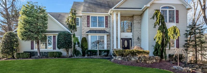 100 Blue Jay Ct