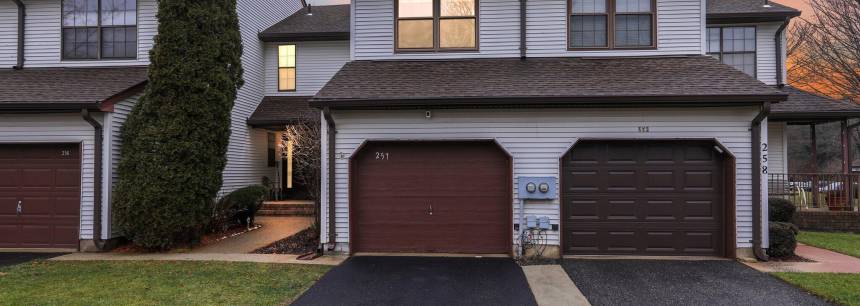 257 Longwood Dr 25-7