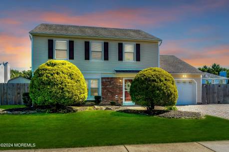 23 Meadow Ln