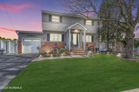 2 Annapolis Dr