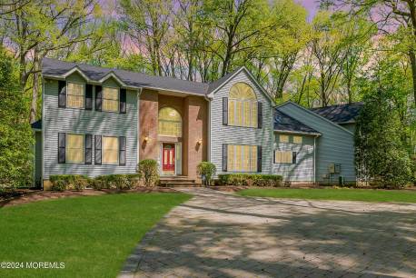 6 Robbins Nest Dr
