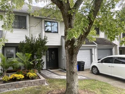 30 Lexington Cir