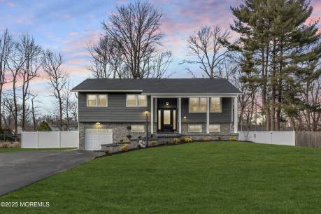 25 Winthrop Dr