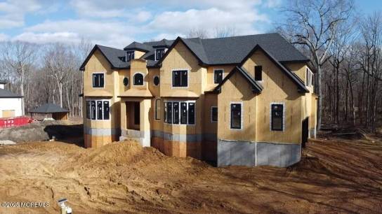 102 Parker Chase Ct