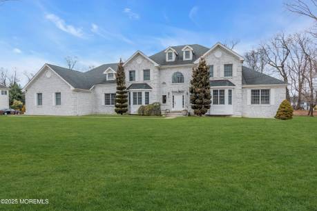 8 Saxon Ct