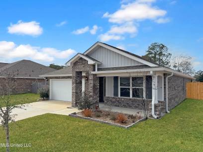 1090 Enclave Cir