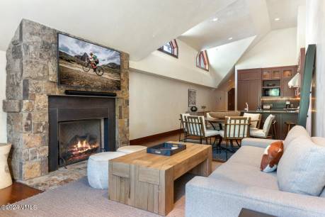 141 E Meadow Dr PENTHOUSE E WEST