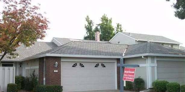 672 Savoy Ct