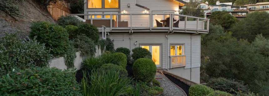 1638 Grand View Dr