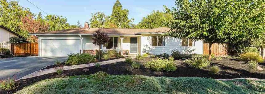 215 Ivy Dr