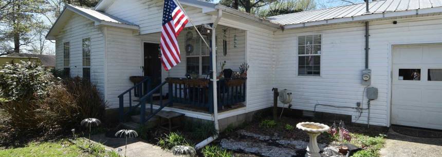 37 3rd Avenue E