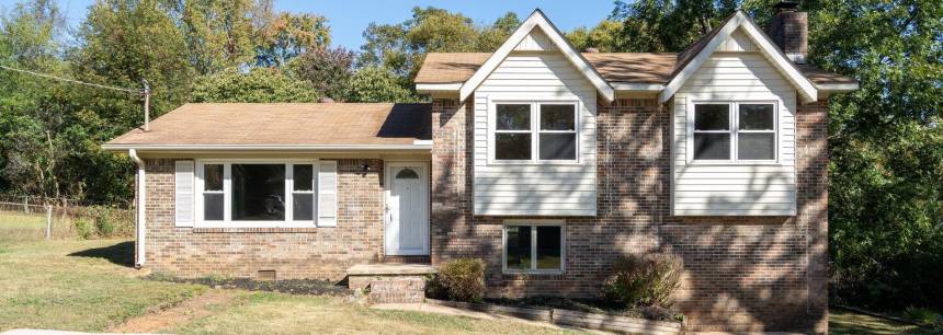 2702 Mountain Park Circle NW