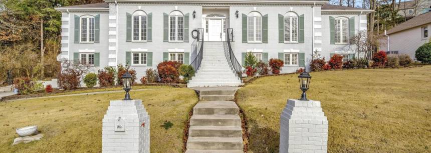 407 London Drive SE
