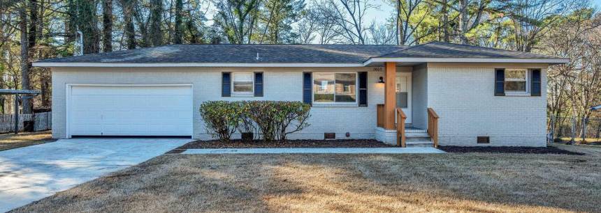 2605 Laverne Drive NW