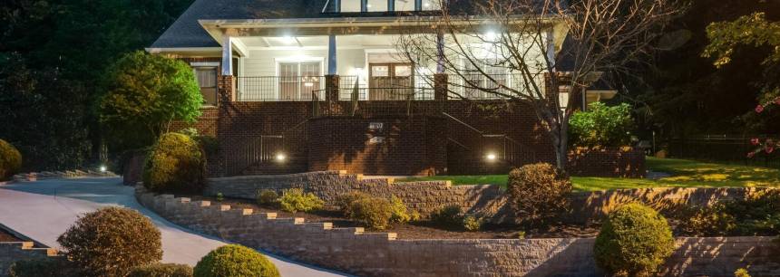 2100 Smoketree Trail NE
