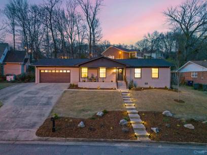 1703 Rosalie Ridge Drive NE
