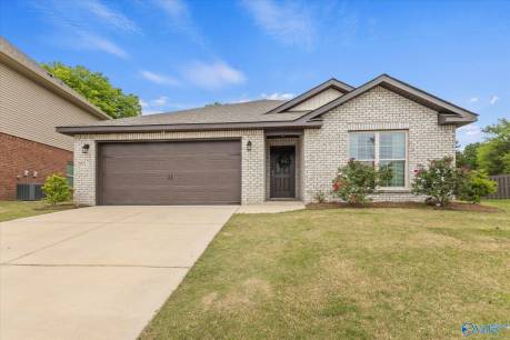6017 Thorntons Way Circle