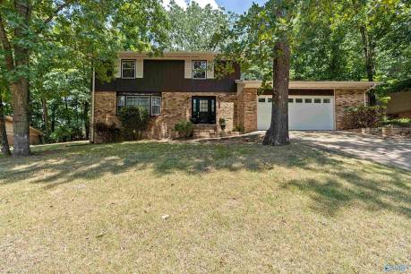 2611 Lancelot Drive SE