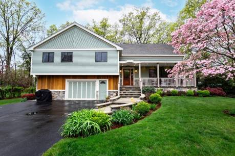 25 Kings Row Ln