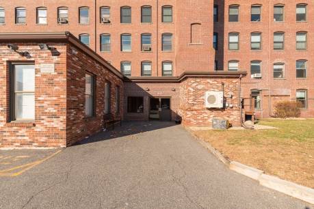 80 Foster St 502