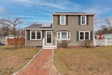 22 Hemlock Rd