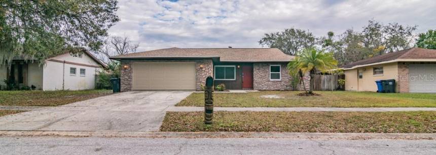 812 Crosswinds Dr