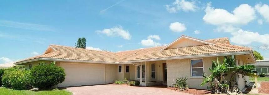 2 Brentwood Ln