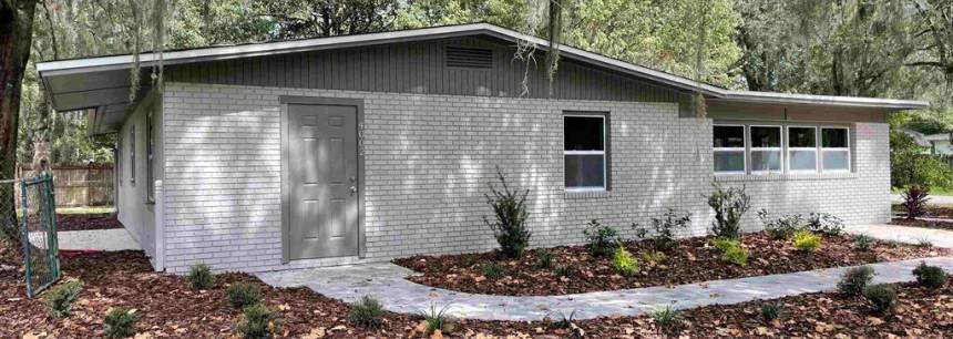 4002 NW 13 Pl