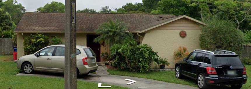2323 Merrily Cir N