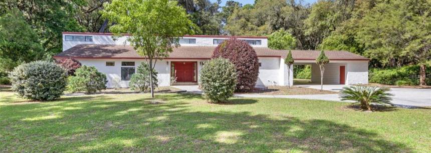 239 SE Butler Gln