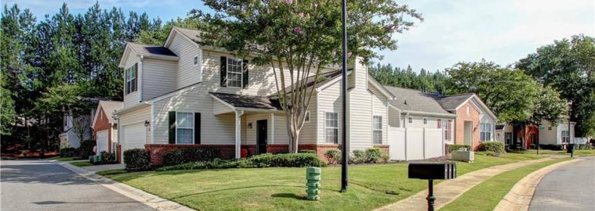 393 Windcroft Cir NW