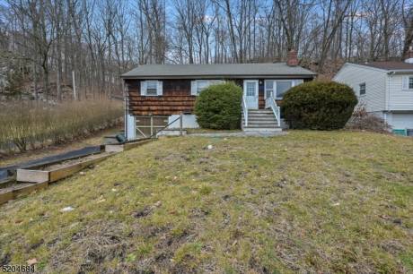25 Truman Blvd