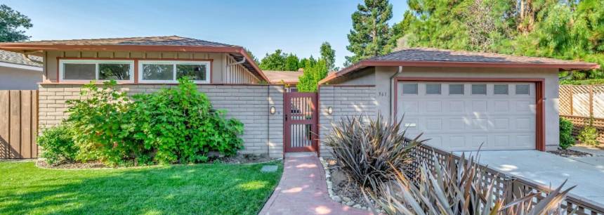 561 Middlebury Dr