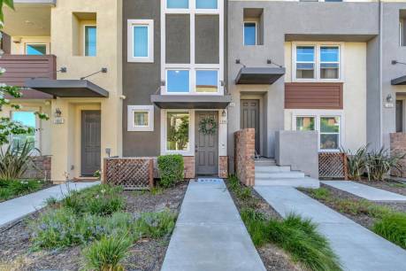 1646 Mercado Way