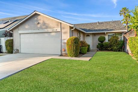 1734 Bagpipe Way