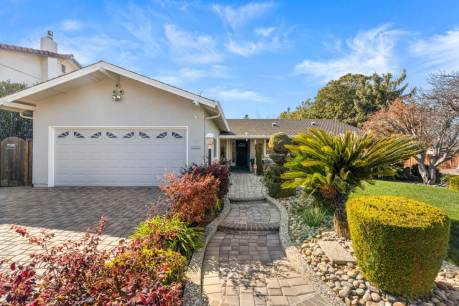 745 Silvertip Way