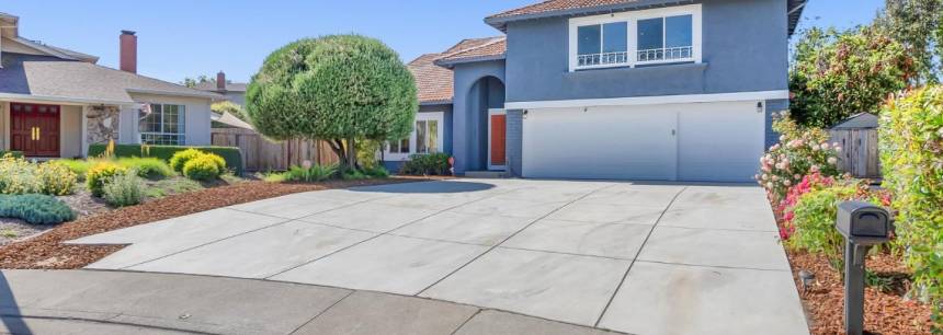340 Santa Cruz Pl