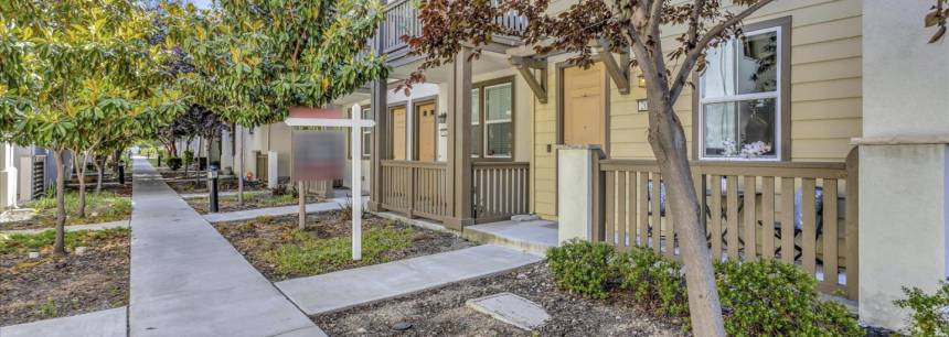 2038 Vincenzo Walkway