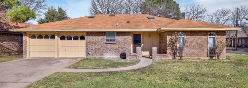 1301 Paisley Dr