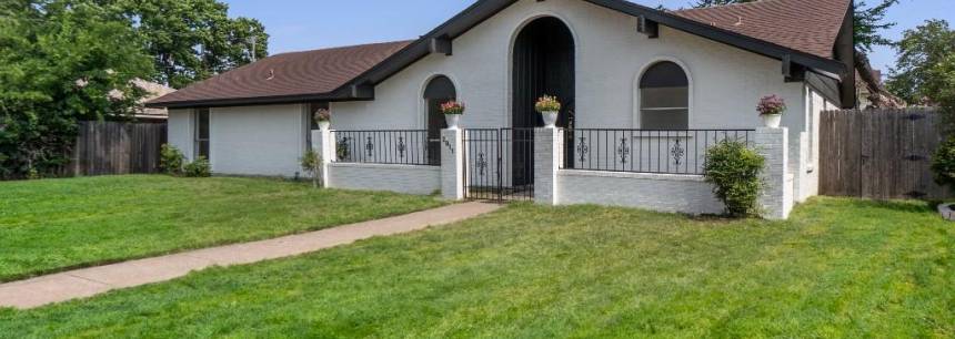 2911 Marsann Ln