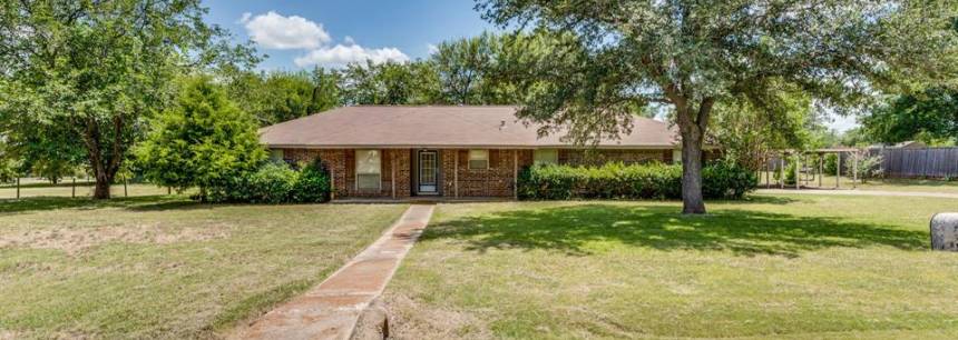 103 Meadowwood Ln