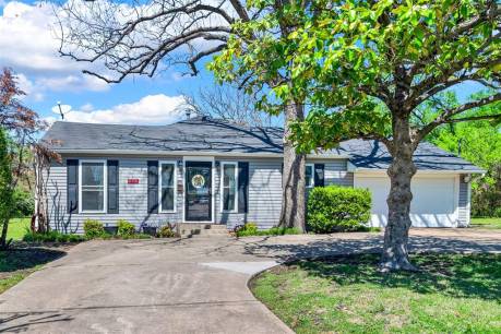 319 E Spring Valley Rd