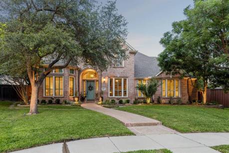 8116 Clayton Dr