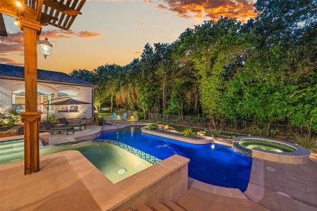 2109 Roadrunner Dr