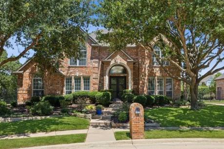 4704 Saint Clair Ct