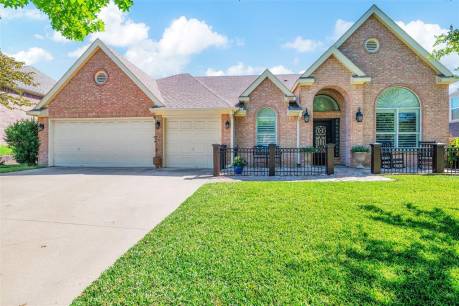 1080 Rosewood Dr