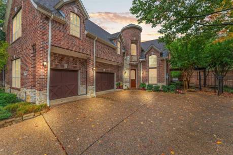 4700 Pyramid Dr